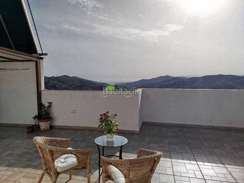 Foto 6c151393-a531-4911-940e-46068725e325. Casa amb calefacció a Cómpeta