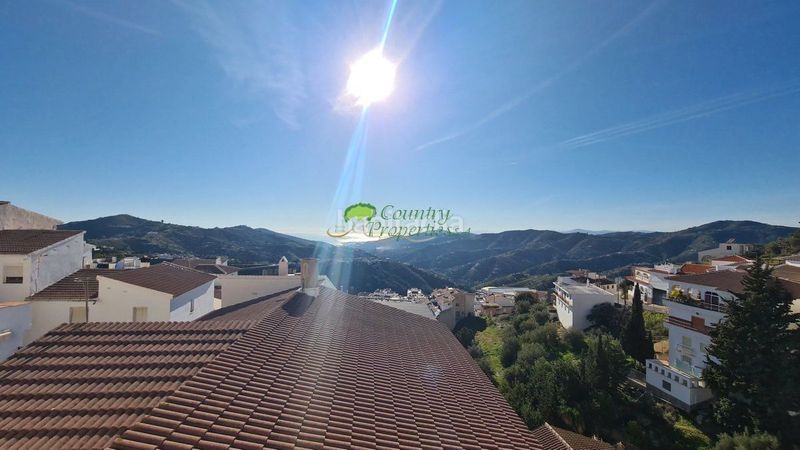 Foto e0c5e8ca-a22b-40c8-9712-5e13e782a6b8. Casa amb calefacció a Cómpeta