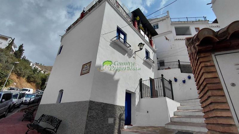 Foto 4984c060-04cc-4929-83aa-2b8af4fca7d8. Casa  pueblo en venta , 4 dormitorios. en Cómpeta
