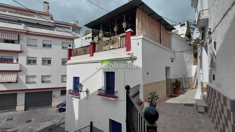 Foto caa7f75e-e489-42f6-83b7-188875e0df11. Casa  pueblo en venta , 4 dormitorios. en Cómpeta