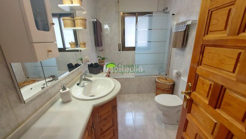 Foto 08a10a81-93b9-4f69-8f2e-136dd8386472. Masía casa de campo en venta , 5 dormitorios. en Torrox pueblo Torrox