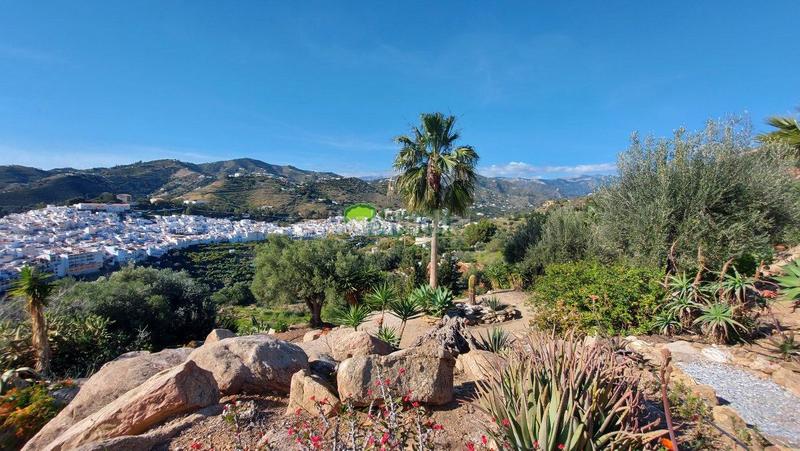 Foto 8f254ee2-c970-4ea1-9e3e-967fe8f65352. Masía casa de campo en venta , 5 dormitorios. en Torrox pueblo Torrox