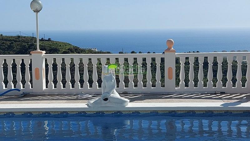 Foto 22a2e2da-3828-42a1-8644-52d66f7dca85. Masia amb calefacció aparcament piscina a Torrox pueblo Torrox