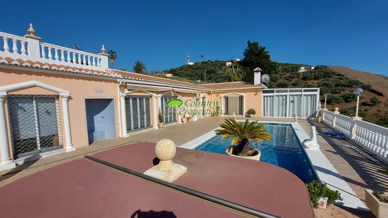 Foto 50f560df-2292-4152-a6b2-bd27350710d5. Masia amb calefacció aparcament piscina a Torrox pueblo Torrox