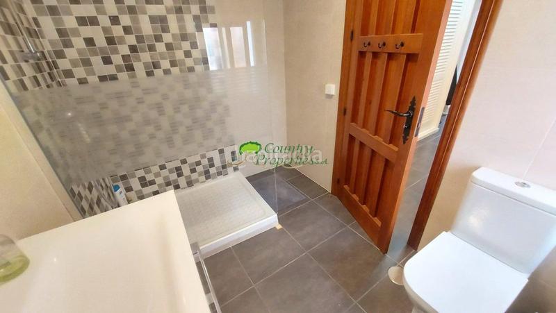 Foto 689c144f-b202-4857-b897-f90d1becd5c3. Casa  pueblo en venta , 4 dormitorios. en Torrox pueblo Torrox