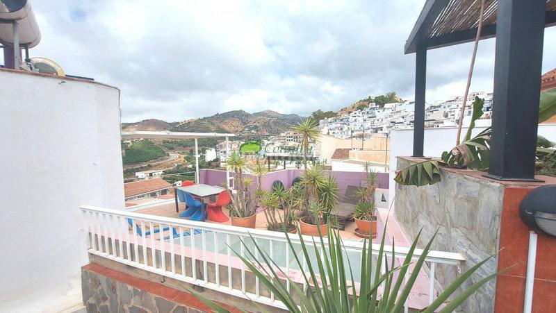 Foto e3f5bfa1-9b5e-4dd7-a8c7-9c789b7a6c42. Casa amb calefacció a Torrox pueblo Torrox
