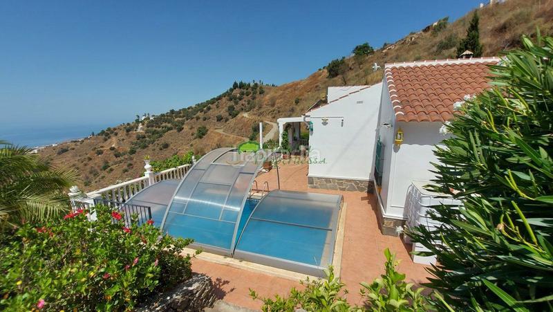 Foto 1feaeb46-05ea-4b64-ac14-490a8c270217. Masía casa de campo en venta , 3 dormitorios. en Torrox pueblo Torrox