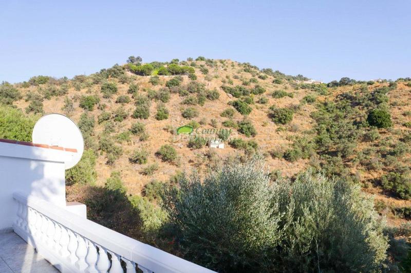 Foto a558564e-c14a-487c-a34e-680c6c23fb67. Casale con parcheggio in Torrox pueblo Torrox