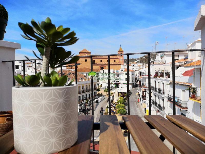 Foto 75dcea9c-a4ea-4c5a-aa37-33824e572434. Casa in Torrox pueblo Torrox