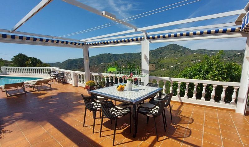 Foto d0682fdf-9414-40c1-b5ae-6558b162356d. Masía casa de campo en venta , 4 dormitorios. en Torrox pueblo Torrox