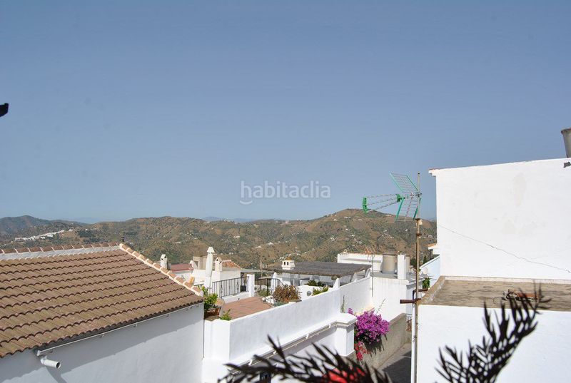 Foto 9b1f1c92-54aa-4f37-9278-c8360f6030da. Casa amb aparcament a Cómpeta