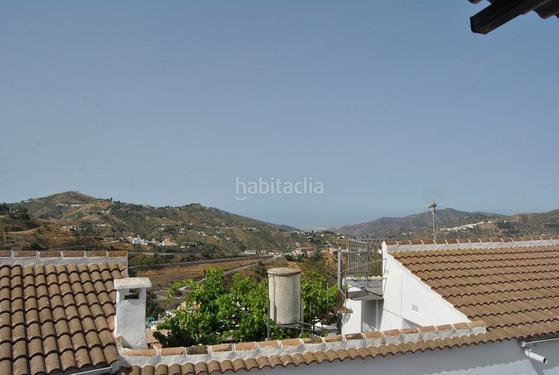 Foto c266506c-776b-493d-a950-025e4025139b. Casa amb aparcament a Cómpeta