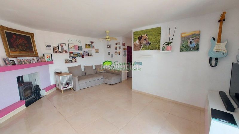 Foto b95ee854-ef83-4624-98bc-592691e8ca92. Masia amb piscina a Torrox pueblo Torrox