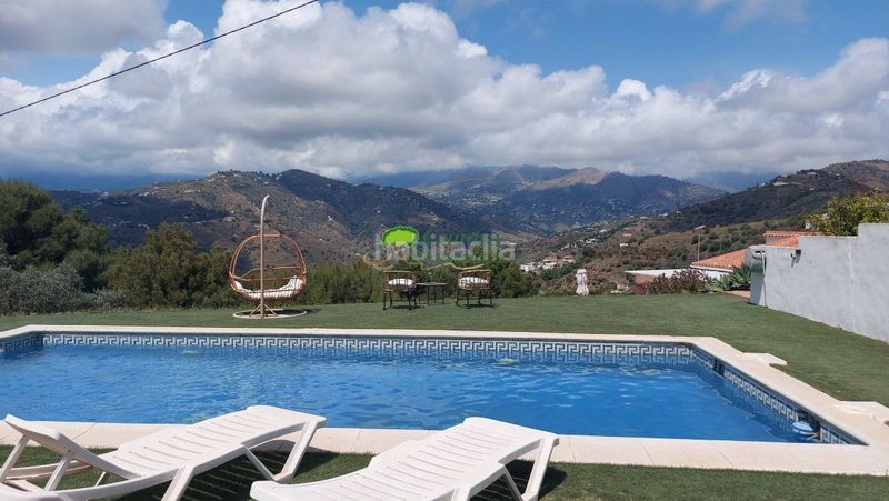 Foto ec6312c3-2e37-45cd-b964-9eda5e3488f9. Masia amb piscina a Torrox pueblo Torrox