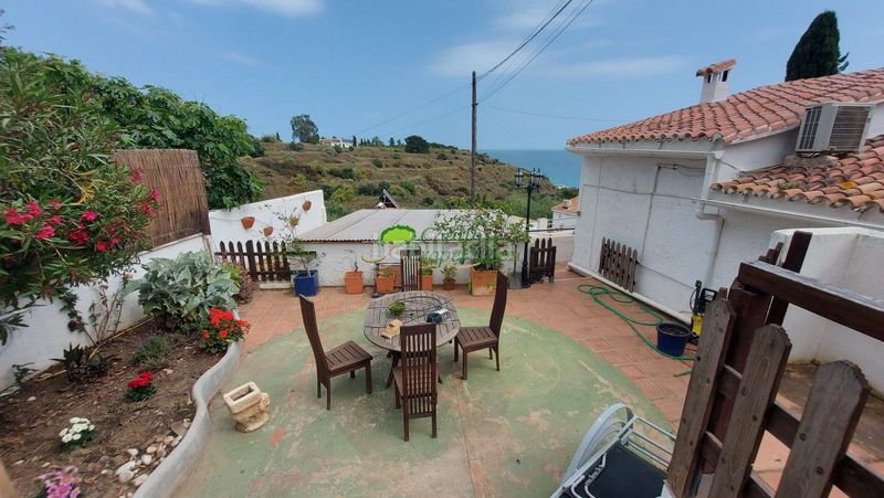 Foto c560e67e-6dbb-488d-8556-f4f292987f89. Xalet amb aparcament a Centro Internacional Torrox