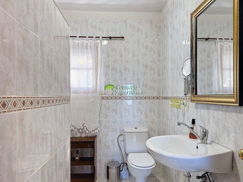 Foto 5ac67556-8421-423f-acc5-38dc08814847. Masia amb aparcament piscina a Sedella