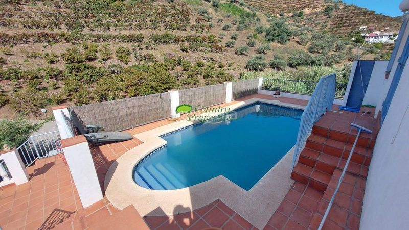 Foto b5203fba-efdf-468b-b2d6-634c3cc3032c. Masia amb calefacció piscina a Torrox pueblo Torrox