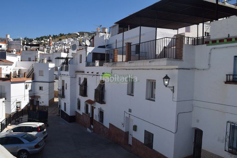 Foto b3ecfc02-85d1-4548-ba85-d375e8566b5c. Casa amb aparcament a Cómpeta