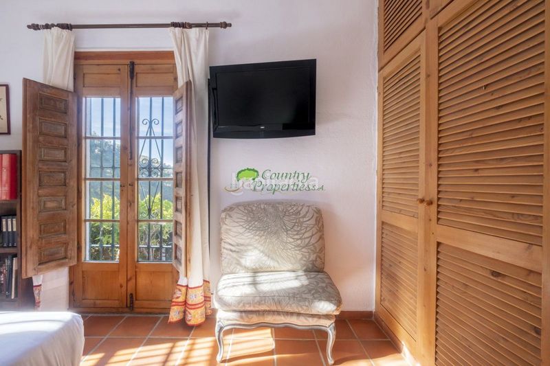 Foto d0247301-bd38-4e18-a8f2-f61724b4697e. Masía casa de campo en venta , 6 dormitorios. en Sayalonga