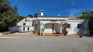 Bauernhof en Canillas de Albaida. Casa de campo en venta en cmpeta, 5 dormitorios.