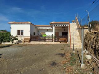 Masía en Almayate Bajo. Casa de campo en venta en almayate, 3 dormitorios.