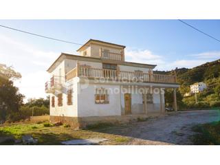 Chalet in Comares. Villa independiente en comares