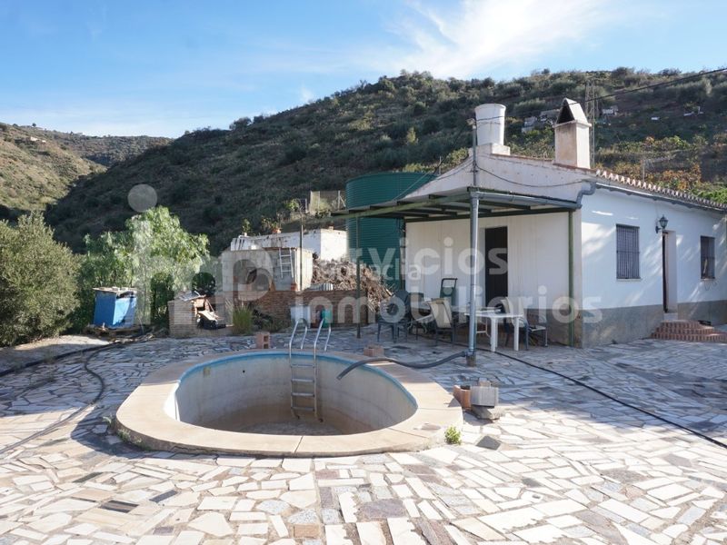 Foto edb4f402-9dc0-4200-9dc8-eb3d4747d7d7. Casa amb piscina a Centro Histórico Vélez - Málaga