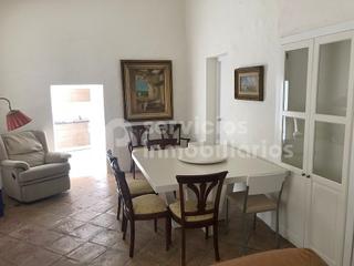 Masia a Canillas de Aceituno. Casa reformada con terraza y terreno 1.000 m2.