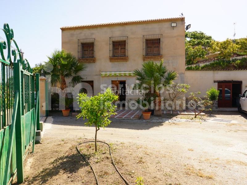 Foto 01dbb7a4-82e8-4a9c-939a-3a517e2ca2a9. Masia amb aparcament a Centro Histórico Vélez - Málaga