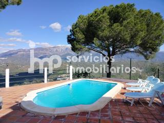 Rent House  N/a. Villa de alquiler con vistas al mar y la axarquía para larga tem