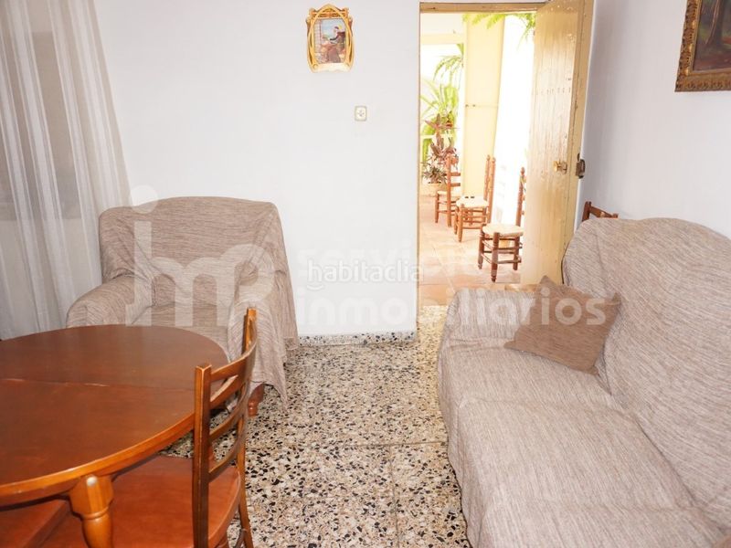 Foto 1b1b5f82-3bdf-4039-abd8-95e2b9ca2cfc. Casa adossada a Benamocarra