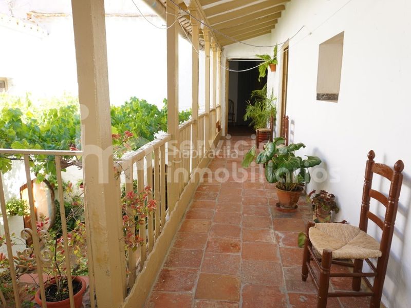 Foto a0a51e28-fa54-4925-b655-515eb49307ad. Casa adossada a Benamocarra