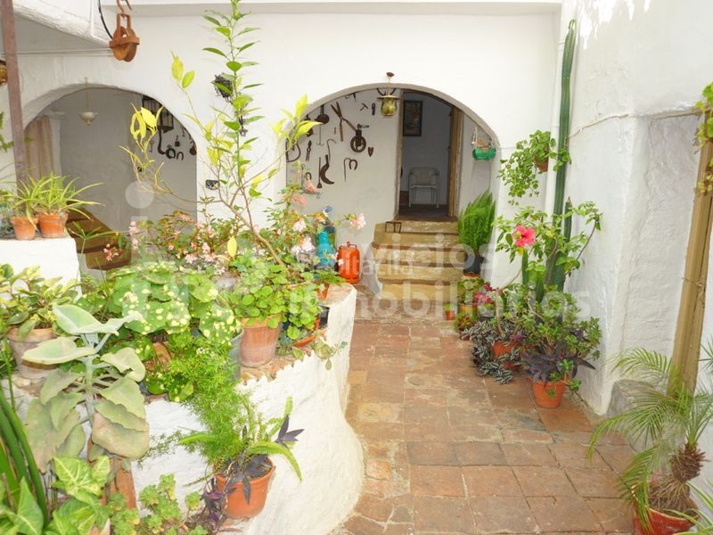 Foto a50c7476-0014-4102-a9a1-7f8f39d7ef4b. Casa adossada a Benamocarra