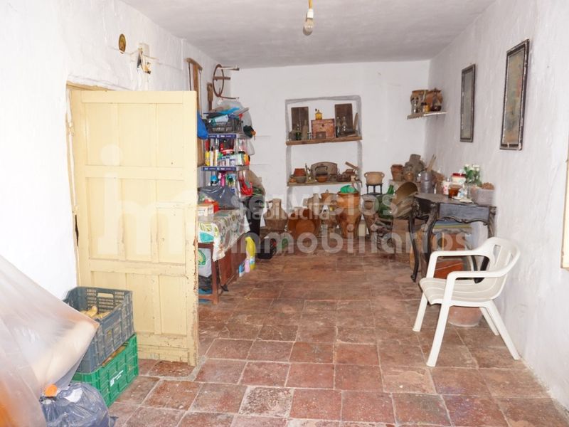 Foto d024744c-afa9-4320-af0b-424f31e83df3. Casa adossada a Benamocarra