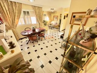 Appartement  Calle cuarteles. Amplia vivienda de cuatro dormitorios con garaje y trastero en p