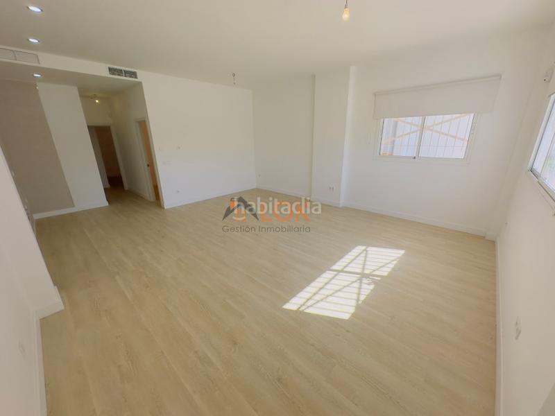 Foto 3c20329b-616b-4694-8910-fc6311c7154f. Etagenwohnung mit parking pool in El Consul - Ciudad Universitaria - El Romeral Málaga