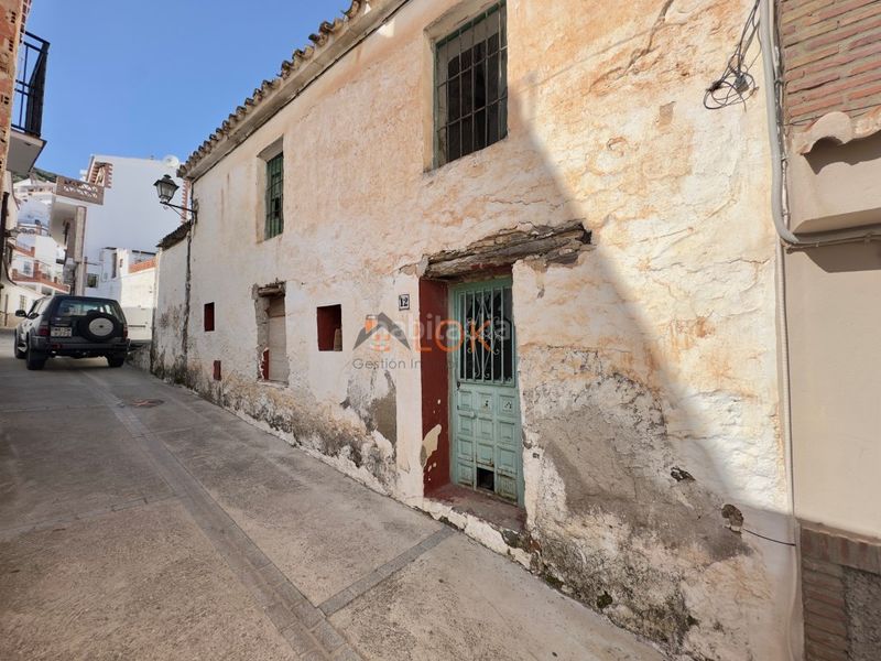 Foto 491e069f-90c8-491b-abe9-ab7b666352bb. Casa amb aparcament a Moclinejo