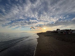 Xalet a Calle castilla 32. Chalet adosado con terraza con vista del mar