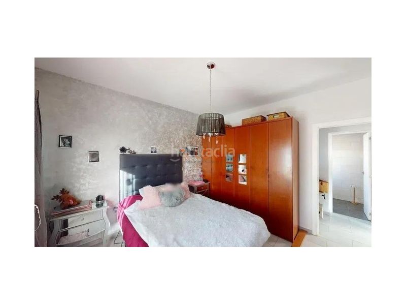 Foto 40e9ad22-fae4-4a8a-9d32-12e34dd9bba7. Casa amb aparcament a Benajarafe