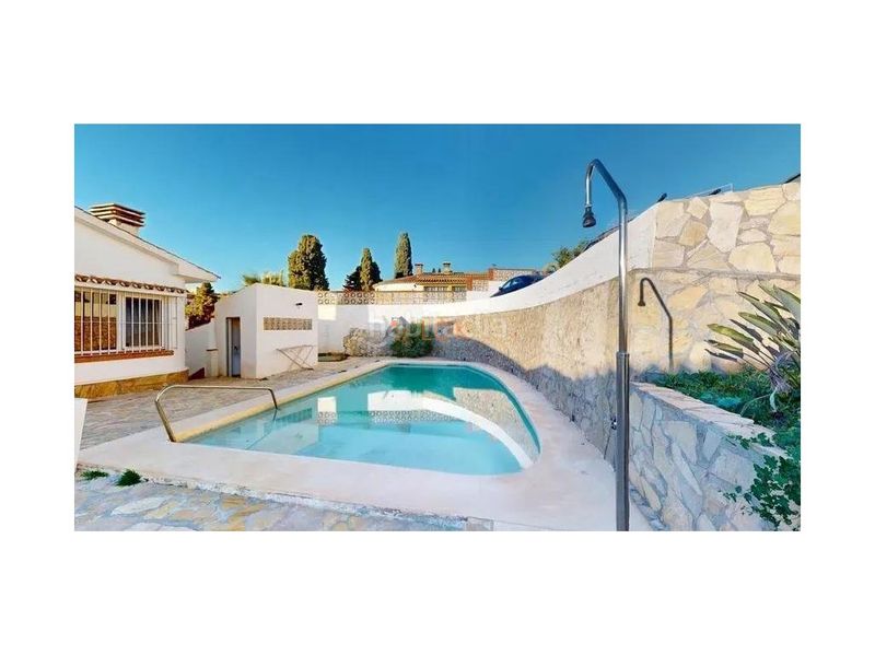 Foto de5e1e96-53d9-464f-8edf-8bfc0d2efd28. Casa amb aparcament a Benajarafe