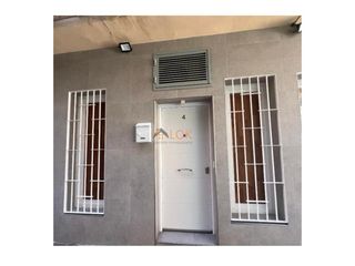 Piano terra  Calle diego de almaguer 6. Estudio con licencia turística en explotación