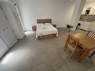 Monolocale in Calle diego de almaguer 6. Estudio con licencia turística en explotación