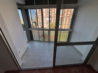 Etagenwohnung  Calle gaucin. Precioso piso totalmente exterior para entrar a vivir en el barr