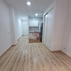 Estudi en Parque Victoria Eugenia. Estudio a estrenar con garaje a 300 metros del hospital civil