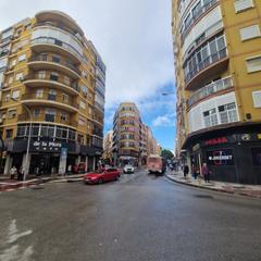 Estudi en La Trinidad. Estudio para entrar a vivir a un paso del corte ingles