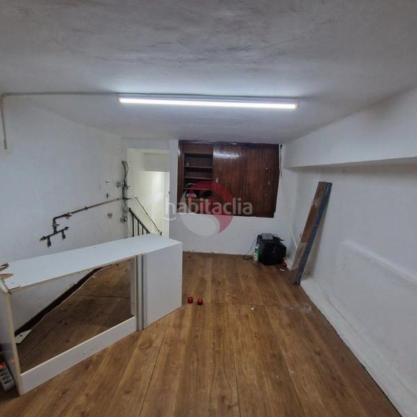 Foto 08703ef1-3549-4968-9146-fce30fdb287e. Local comercial venta de local comercial. ideal cambio de uso a vivienda en Málaga