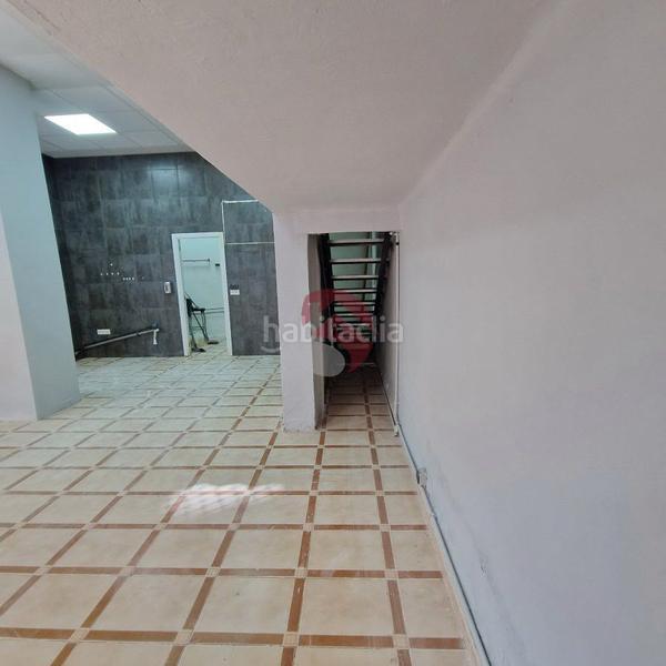 Foto 1b9e4a63-96bd-48e6-8c7f-f24b27277f90. Local comercial venta de local comercial. ideal cambio de uso a vivienda en Málaga