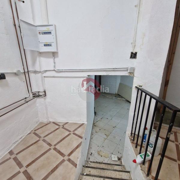 Foto ac9591f2-4636-4223-b2fc-a4baab75de2d. Local comercial venta de local comercial. ideal cambio de uso a vivienda en Málaga