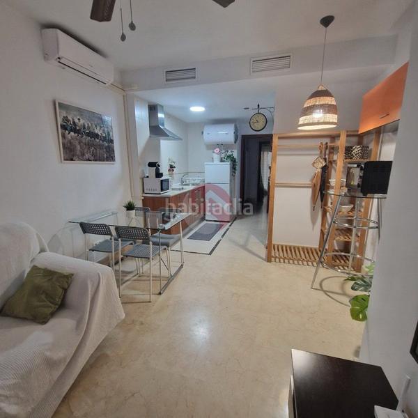 Foto b6be1355-df1b-457c-b83f-9bb81a1b4d04. Piso vivienda con licencia turistica a un paso del centro de malaga en Málaga