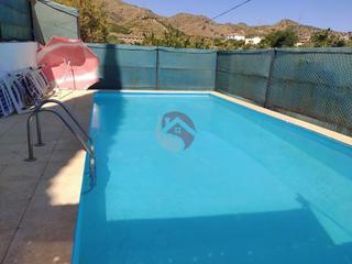 Casa  Barrio paredones-cerrajones. Casa con terreno y piscina privada. alora